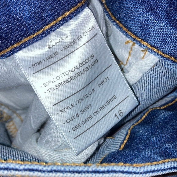 Like new!! KanCan Blue jeans size 16 women’s. - Picture 2 of 4